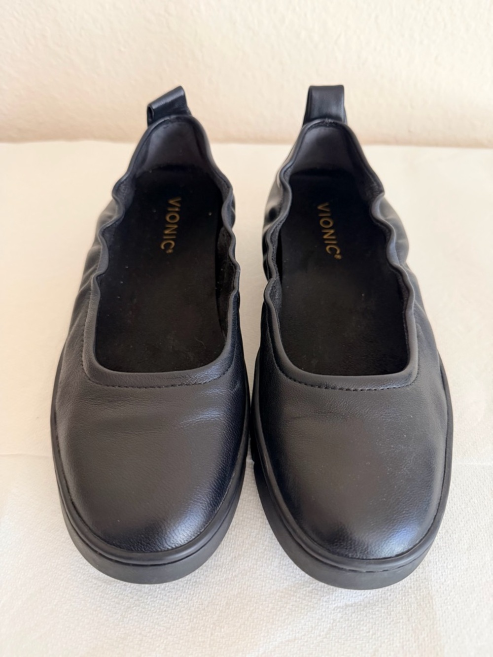Vionic Uptown Ballet Black Leather Elastic-Edge Slip-On Flats Size 6